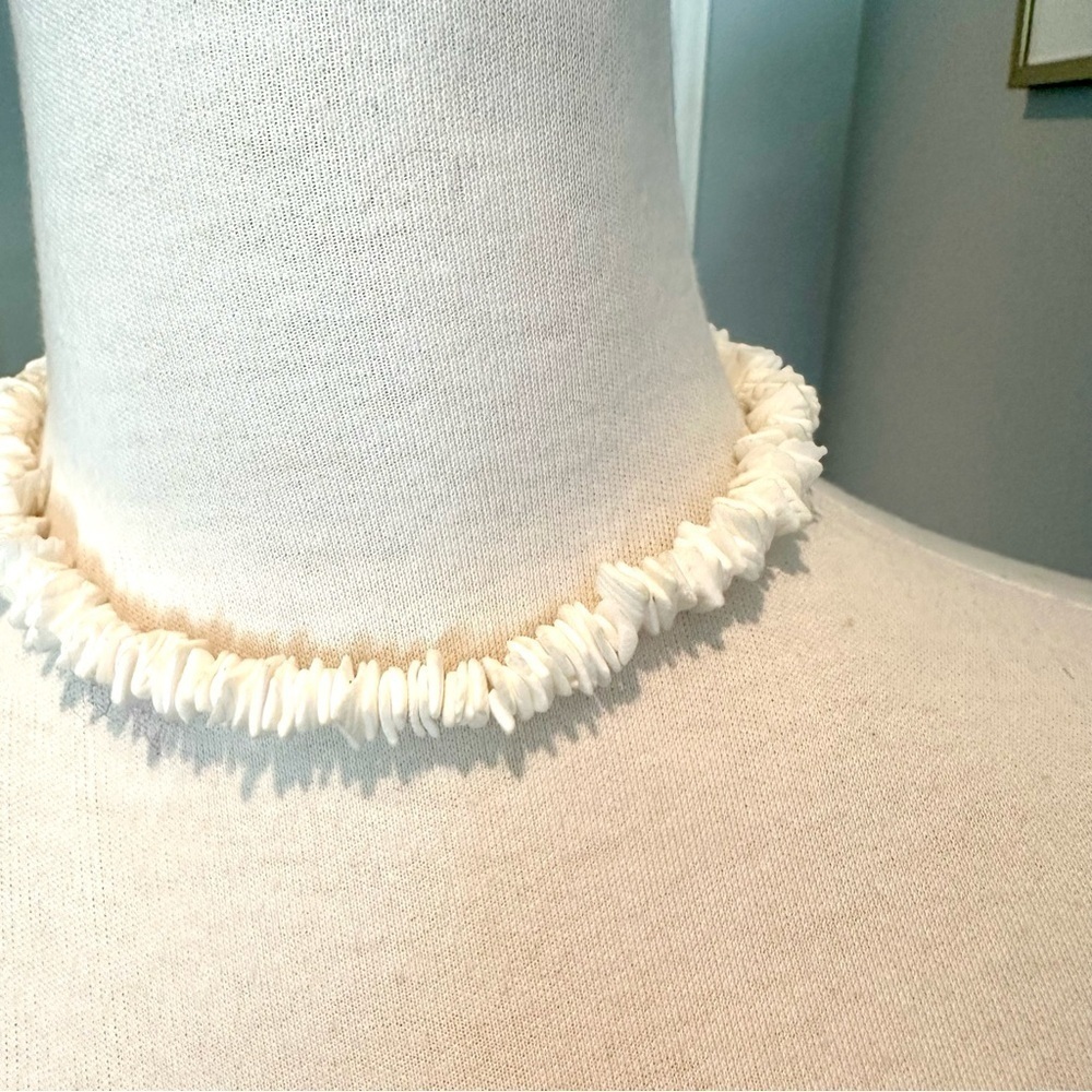 Puka Shells Necklace - Picture 4 of 9